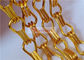 Altın renkli alüminyum zincir sinek perdeleri, oda ve alan ayırıcı olarak kullanılır.